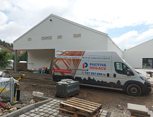 Zateplení stropu dětské léčebny pomocí foukané izolace